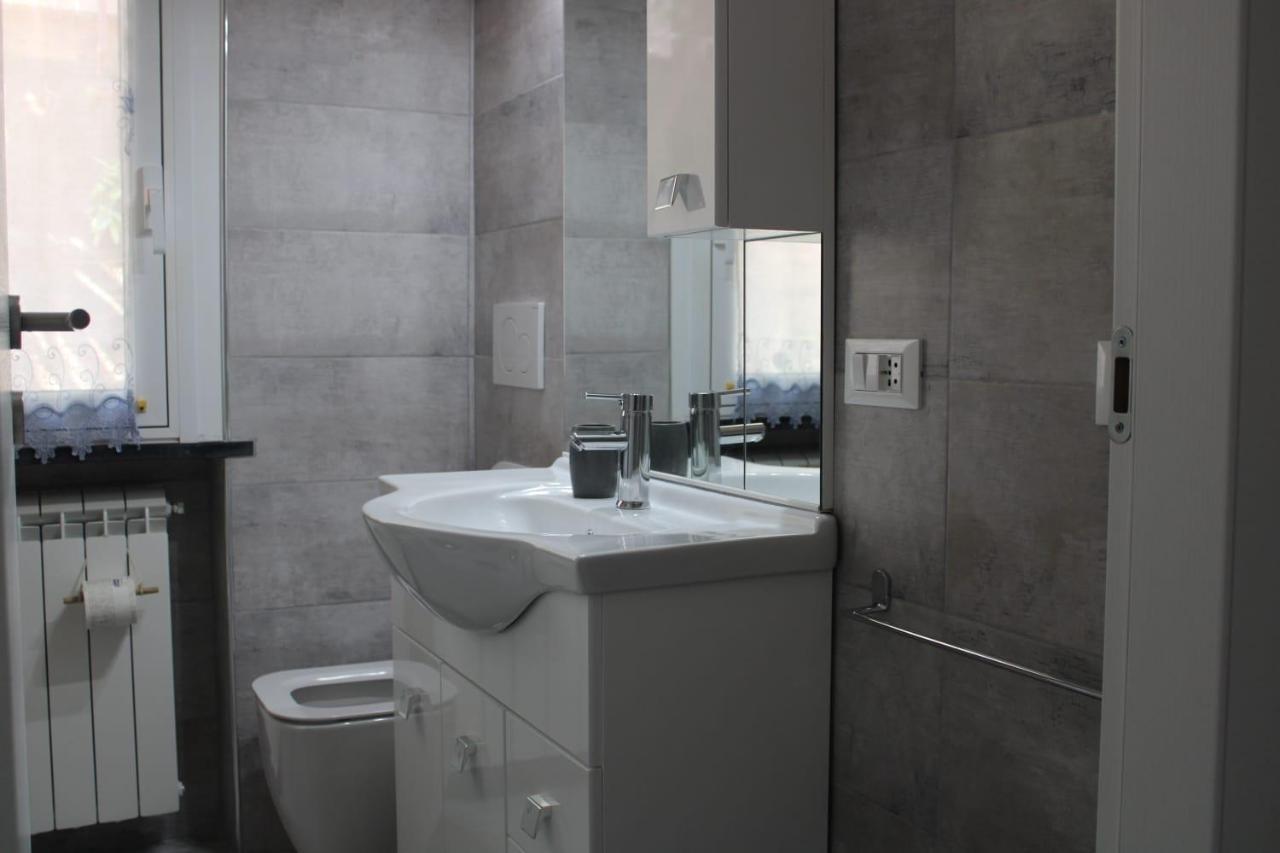 Maison Blanche Вараце Екстериор снимка